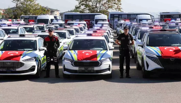 Denizli’de jandarma ve polisin 141 yeni aracı hizmete alındı