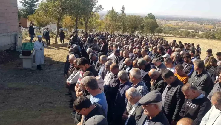 Arı Sokması Sonrası Nefes Alamayıp Hayatını Kaybeden Çetin Perşan